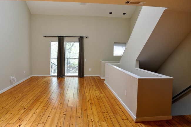 Living room. - 920 Memorial Dr SE