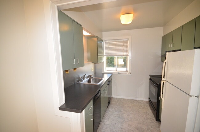 Photo - Parnassus 722-724A Apartment