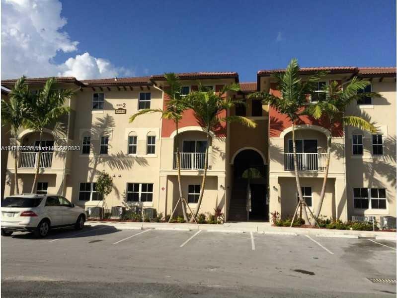 8833 NW 107th Ct Unit 101, Doral, FL 33178 Room for Rent in Doral, FL