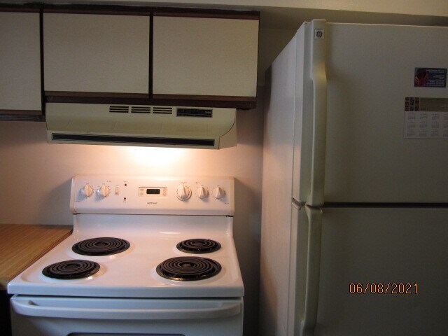 Kitchen - 22 Barnum Ct