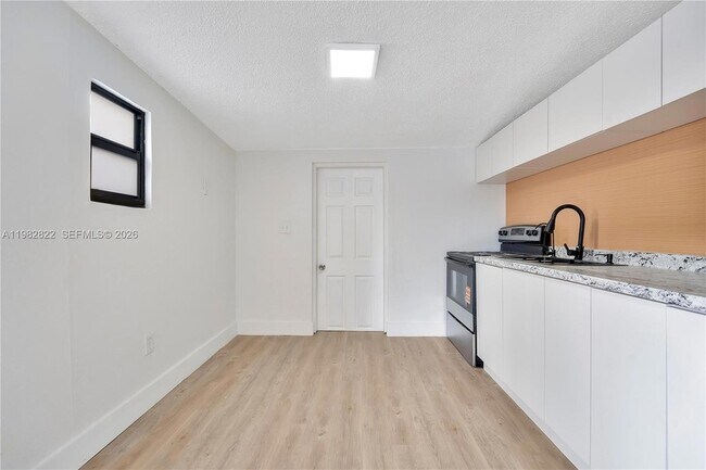 Building Photo - 2428 NW 28th St