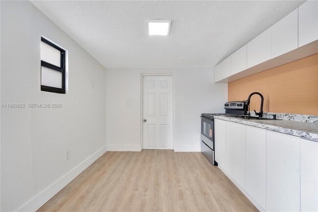 Foto del edificio - 2428 NW 28th St