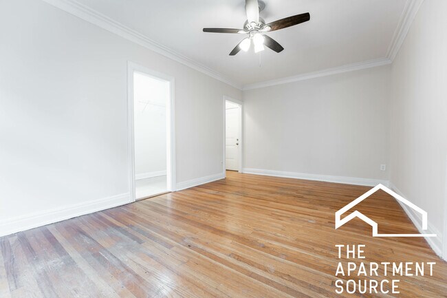 Foto del edificio - 540 W Briar Pl