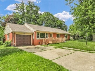 Building Photo - 615 Breen Dr
