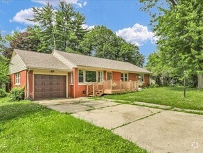 Building Photo - 615 Breen Dr