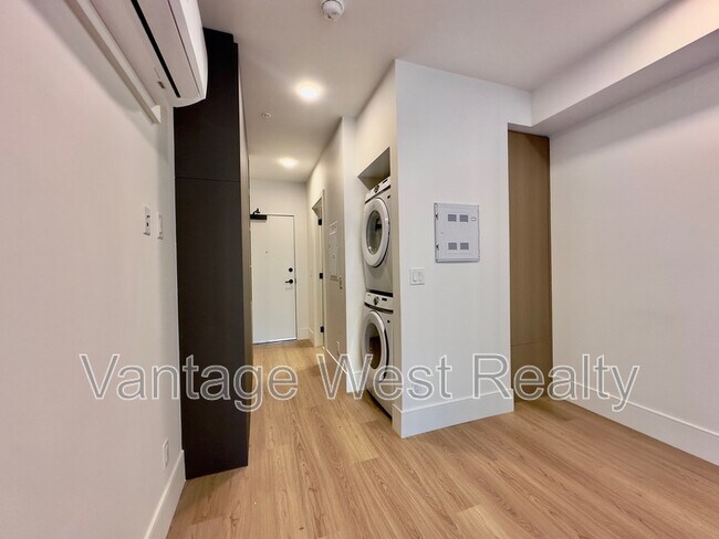 Photo du bâtiment - 223-720 K.L.O. Rd