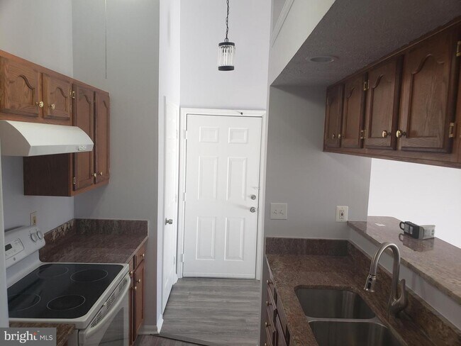 Foto del edificio - 13113 Briarcliff Terrace