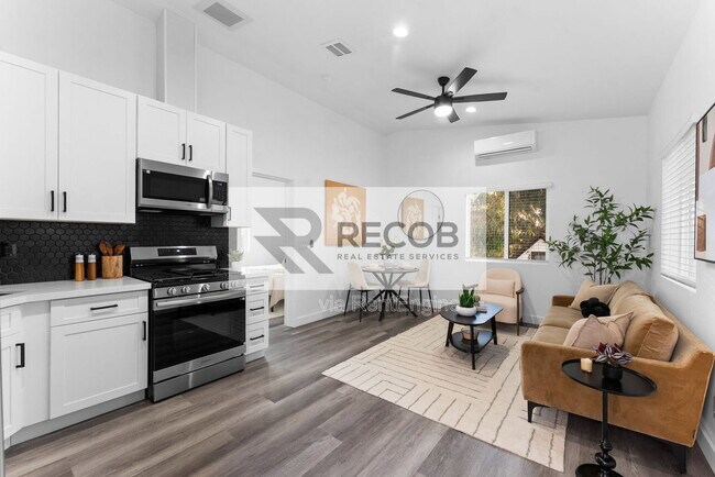 Foto del edificio - 832 Desty St