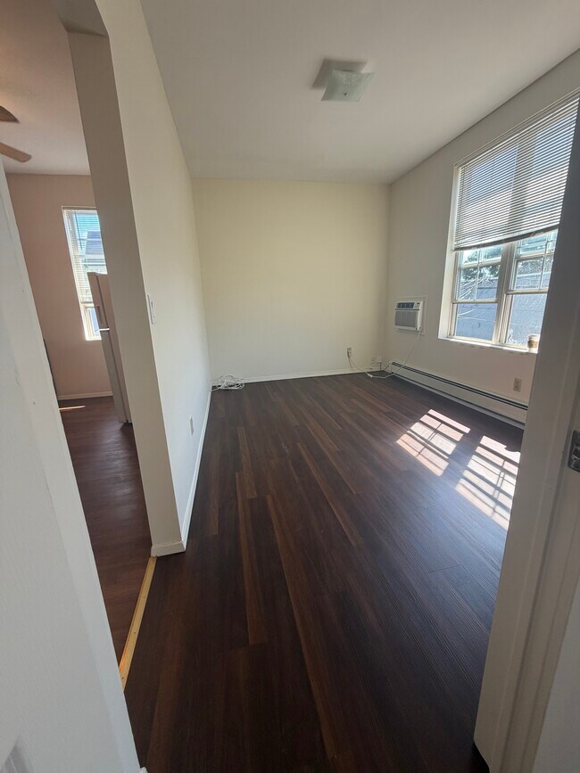 Foto del edificio - 304 N Wellwood Ave