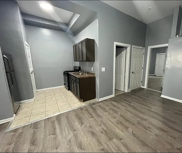 Building Photo - 11 Straight St