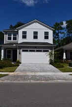 Building Photo - 33 Oakmoss Dr