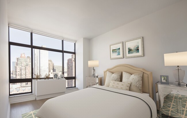 Building Photo - 500 W 56th St