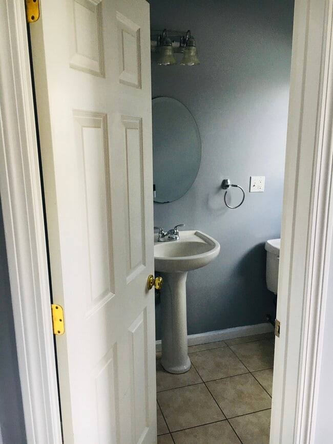 Building Photo - 2720 State St