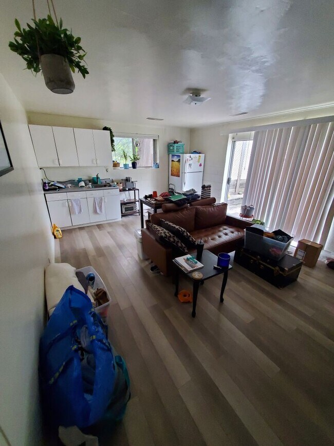 Foto del edificio - 533-537 Alpine Ave