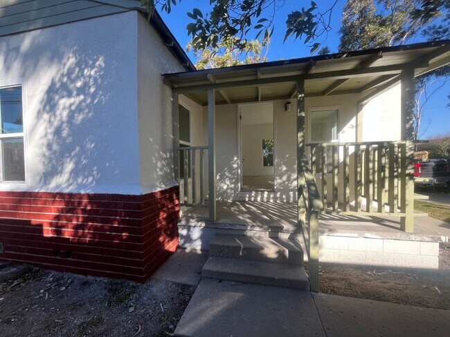 Foto del edificio - 232 Willowbrook Dr