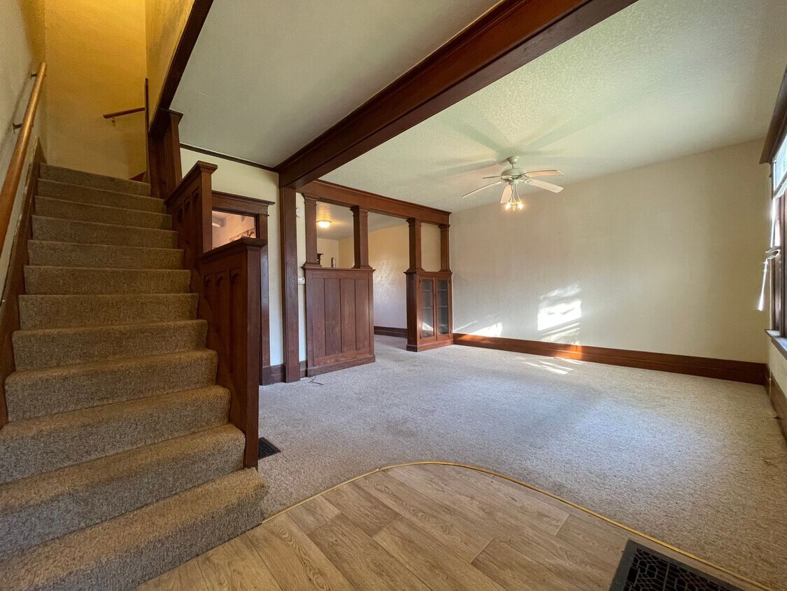 Primary Photo - 3 bed, 1 bath townhouse for rent in Waterloo