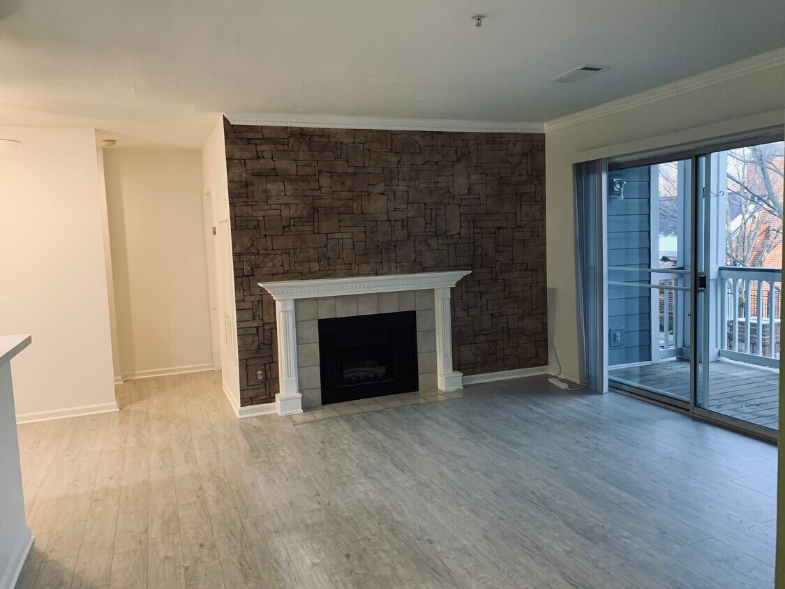 20292 Beechwood Ter Unit 202, Ashburn, VA 20147 Condo for Rent in