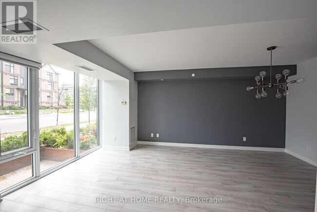 Building Photo - 118 Varna Dr