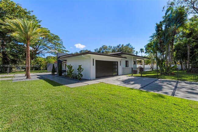 Building Photo - 7530 SW 134th St