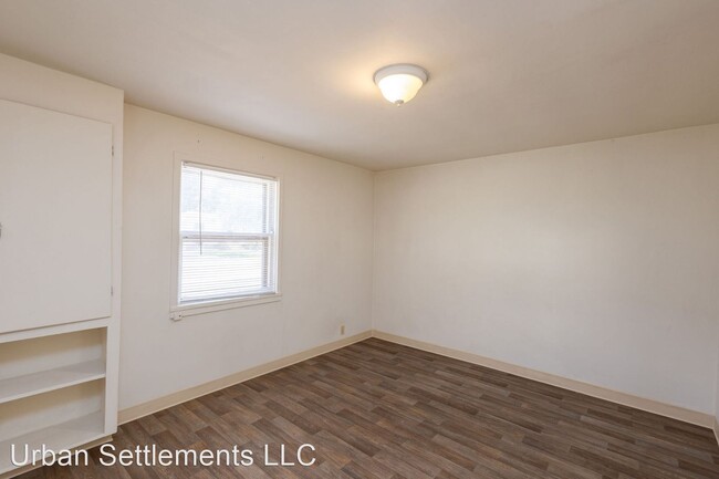 Building Photo - 1 br, 1 bath House - 526 W 6th Street