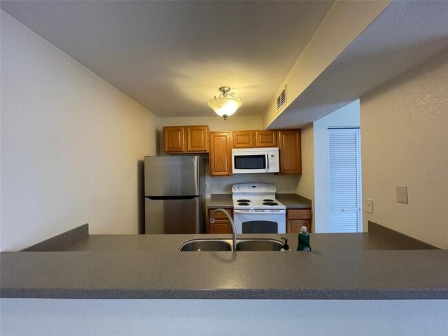 Building Photo - 455 Alt 19
