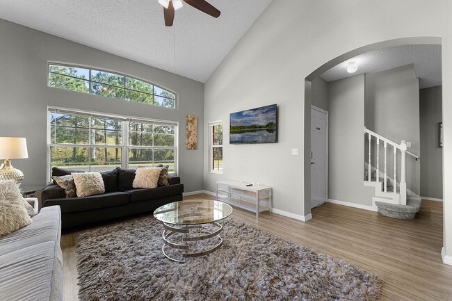 Building Photo - 4-Bedroom, 4-Bathroom in Kissimmee ***MOVE...