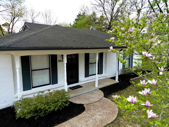 Foto del edificio - 925 Greenview Rd