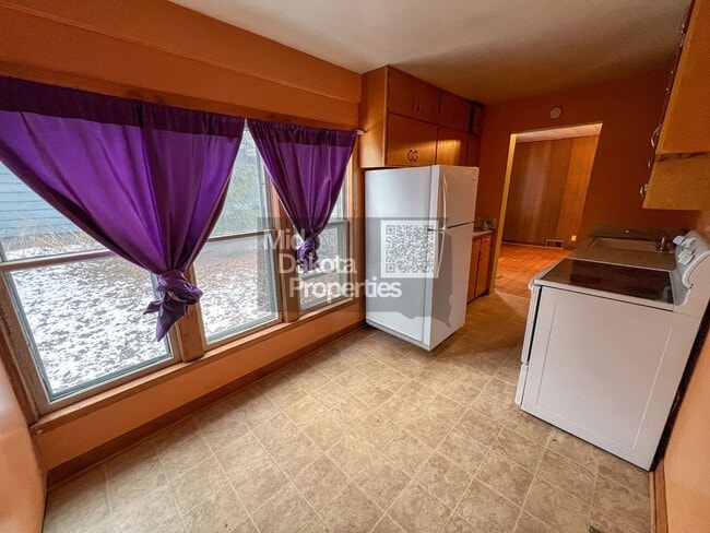 Building Photo - 510 W 4th Ave