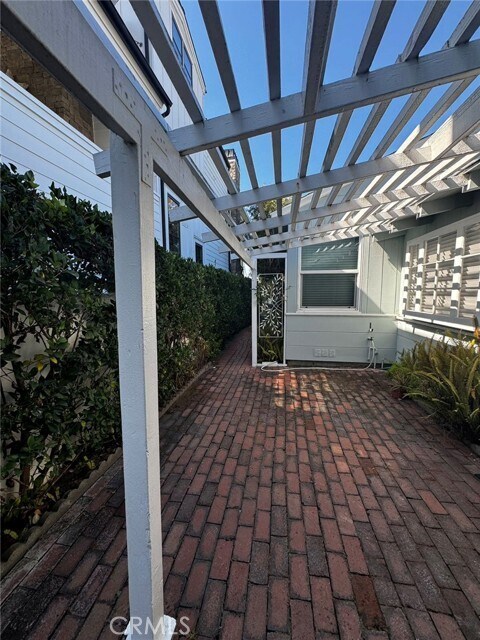 Foto del edificio - 618 Heliotrope Ave