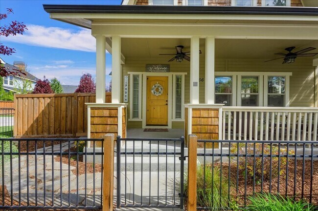 Building Photo - 3-Bedroom Craftsman-Style Home