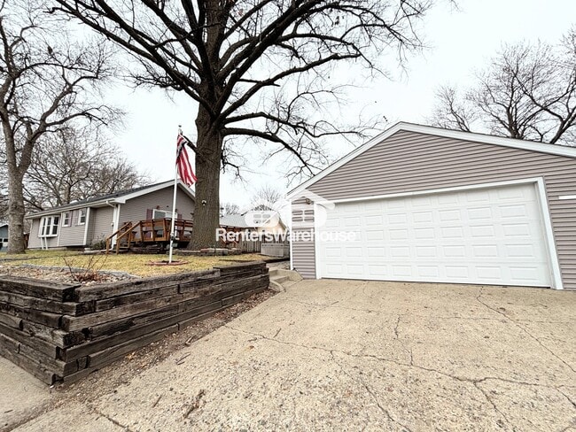 Building Photo - 4101 3rd St