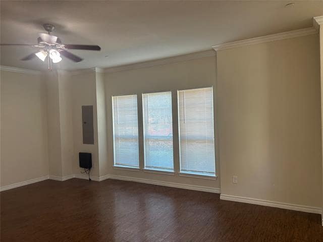 Building Photo - 5420 Del Rey Dr