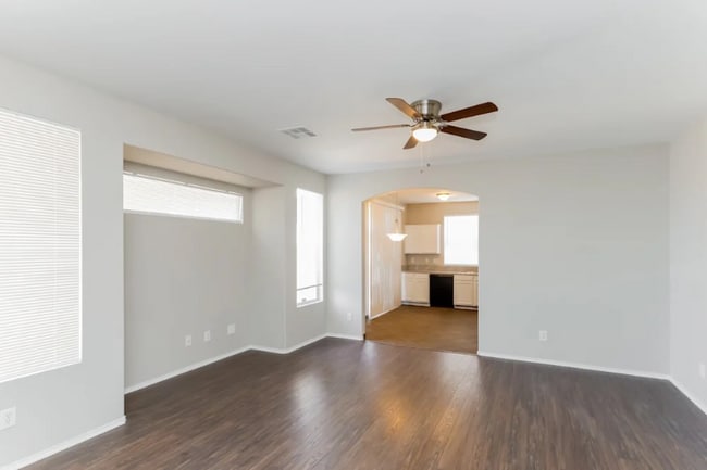 Foto del edificio - 346 Pleasant Pebble St