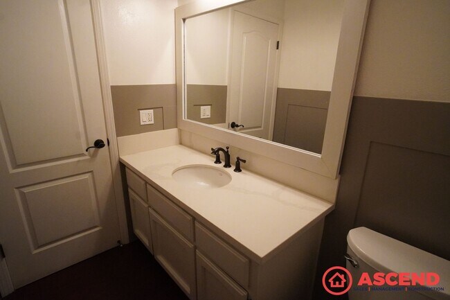Building Photo - Stunning Home in Rosedale Area!