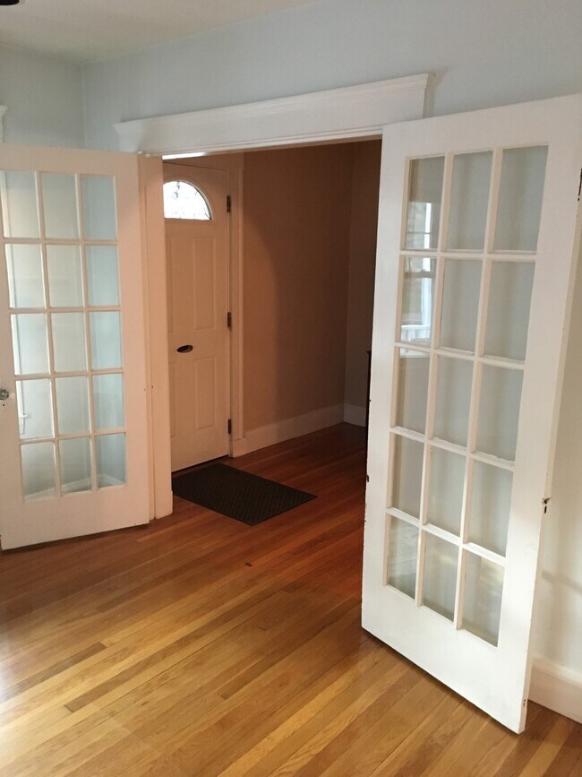 Front Entry - 35 Eatonia St