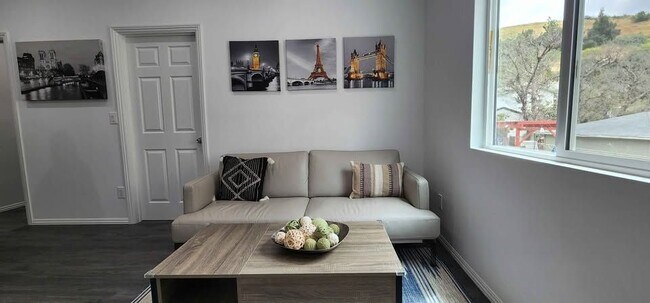 Foto del edificio - 2912 1/2 Lincoln Park Avenue, 1/2