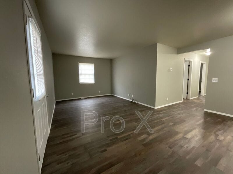 Primary Photo - 4563 E Zora St