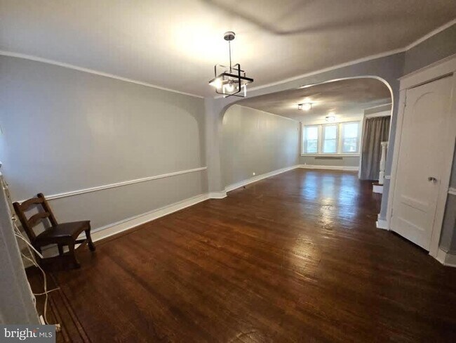 Foto del edificio - 5736 Woodcrest Ave