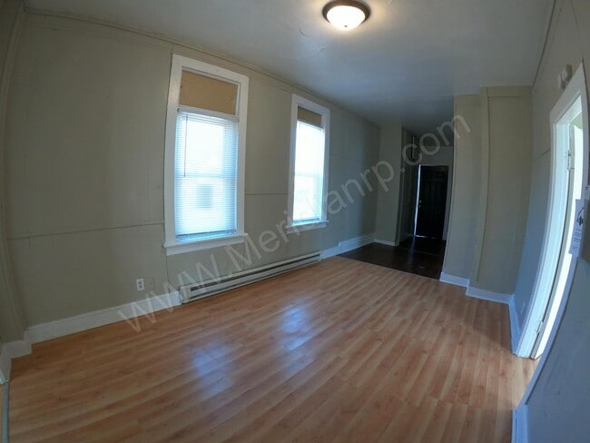 Building Photo - 2250 Chestnut St
