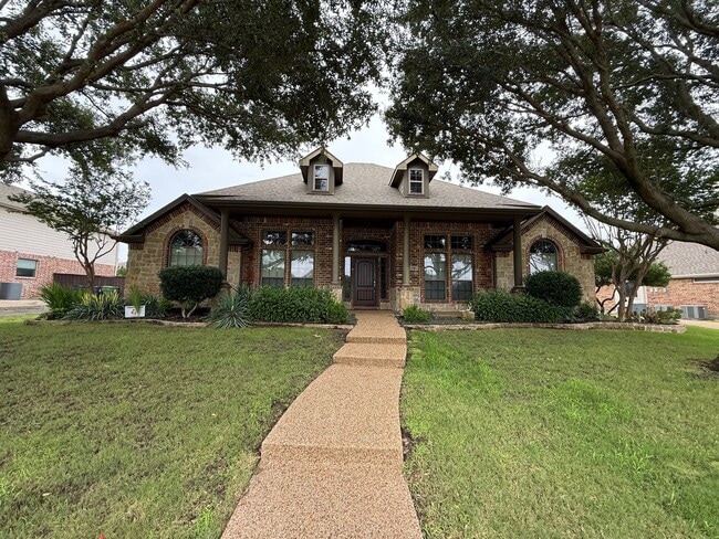 Building Photo - 518 Creekside Dr