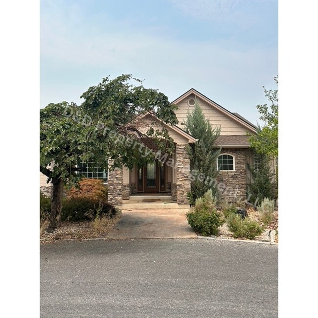 Building Photo - 568 Mahard Dr