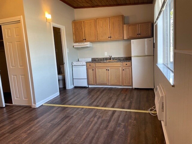 Armario, baño y cocina - 400 S Ashland Ave