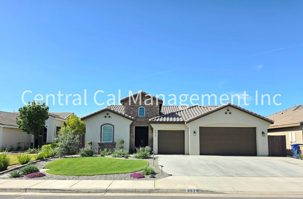 4 bedroom/3 Bath Home with Solar in the Southwest - $3195 Per Month!