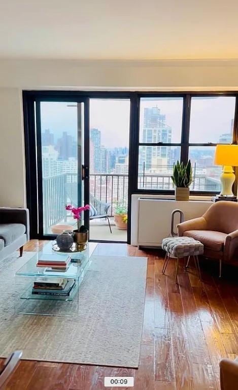 Foto principal - 3 bedroom in New York NY 10021