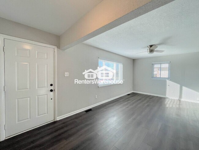 Foto del edificio - 712 Houdon Ln