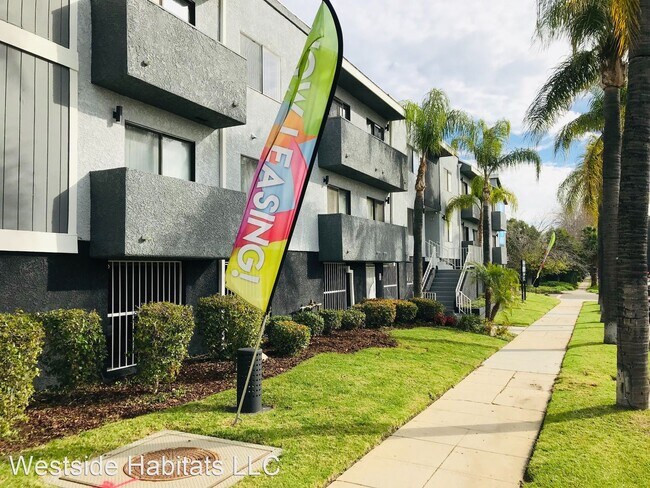 Foto del edificio - 17211 Chatsworth St