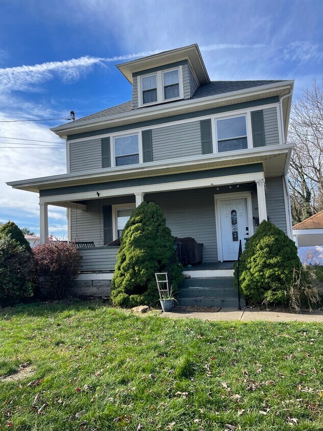 Primary Photo - 717 Middle St