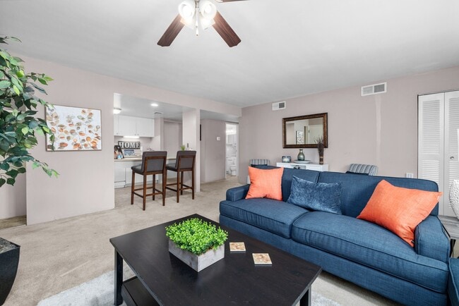 2BR, 2BA - 950SF - West End Terrace Apartments