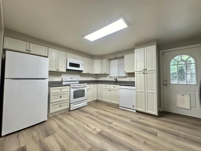 Foto del edificio - 1577 S Garrison St