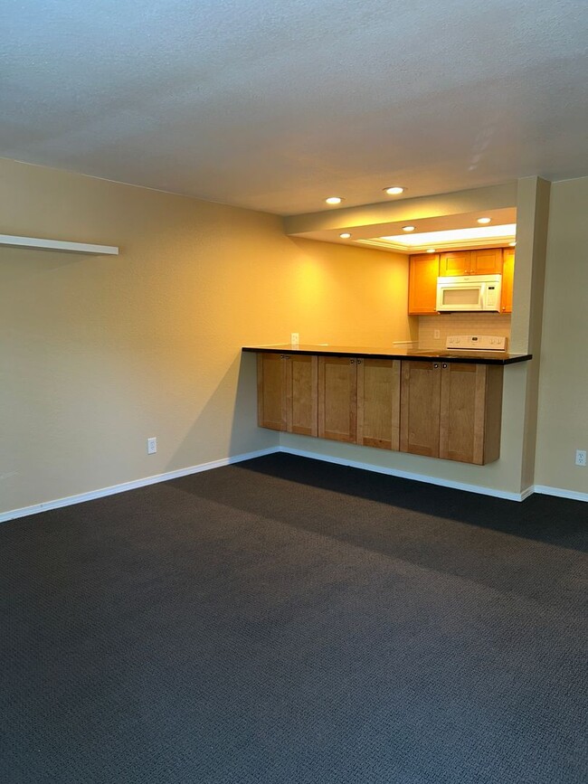Foto del edificio - 1BR/1BA Condo in Garden Terrace Complex! D...